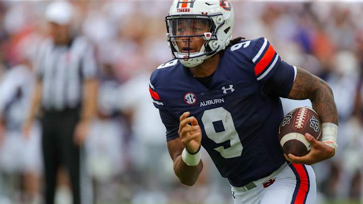 LOOK: Auburn starts Robby Ashford against Ole Miss