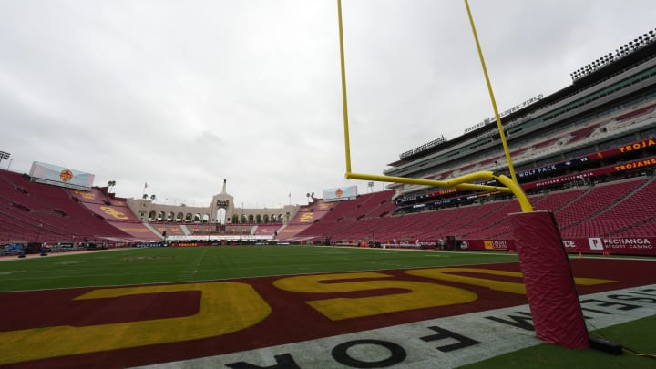 USC Football Makes Weird Change To Practice Facility USC Football Makes Weird Change To Practice Facility