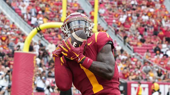 USC Football: How Fans Feel About Freshman WR After First Game USC Football: How Fans Feel About Freshman WR After First Game