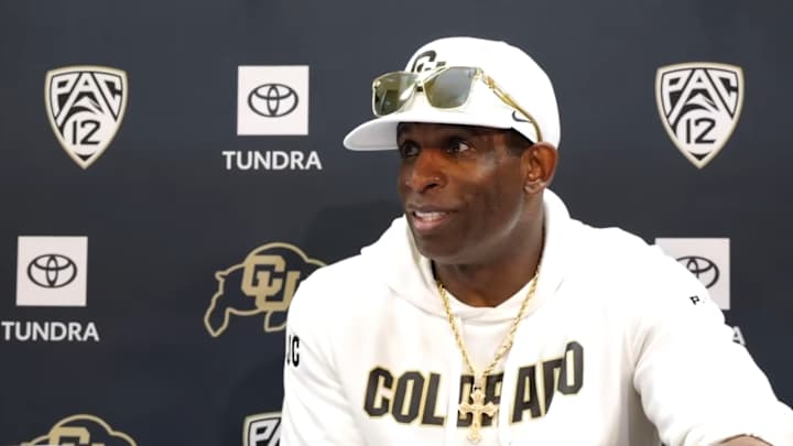 WATCH: Deion Sanders blows a kiss to TCU fans shouting obscenities
