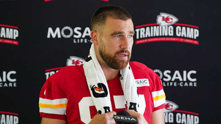 Travis Kelce Hyperextends Knee, Could Miss Lions Game Travis Kelce Hyperextends Knee, Could Miss Lions Game
