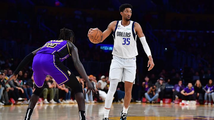 Lakers Finally Sign Long-Awaited Free Agent Target Lakers Finally Sign Long-Awaited Free Agent Target