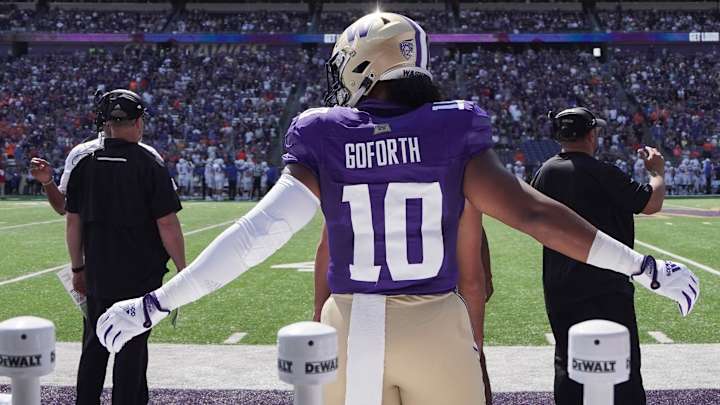 Huskies Climb 2 Spots in the AP Poll