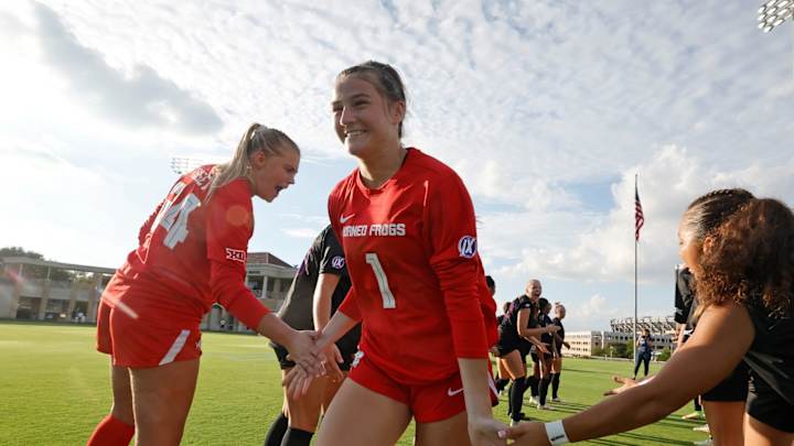 TCU Soccer: Lauren Kellett Awarded Big 12 Goalkeeper of the Week TCU Soccer: Lauren Kellett Awarded Big 12 Goalkeeper of the Week