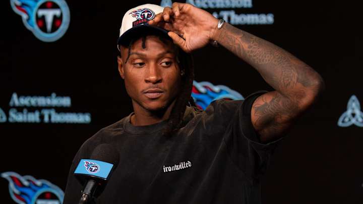 DeAndre Hopkins Names Four Teams That Didn’t Return His Calls in Free Agency DeAndre Hopkins Names Four Teams That Didn’t Return His Calls in Free Agency