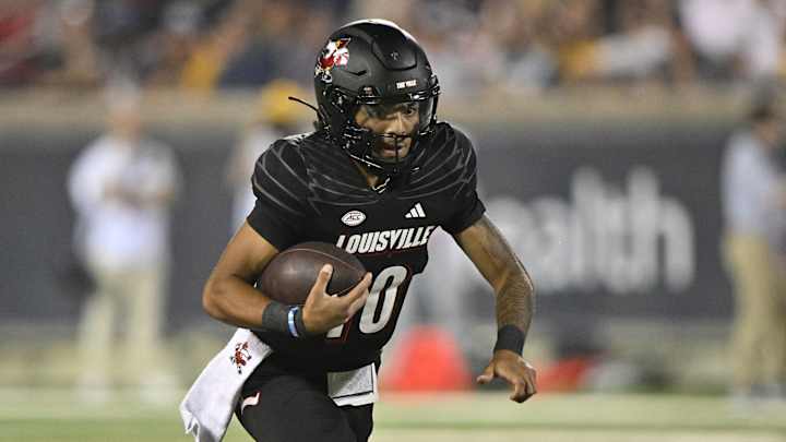 Nine Quarterbacks See Action for Louisville in Win vs. Murray State