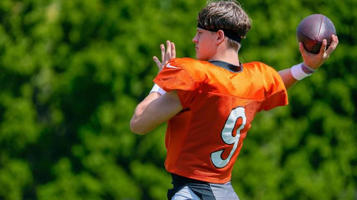 Bengals’ Zac Taylor Confirms QB Joe Burrow Will Play vs. Browns