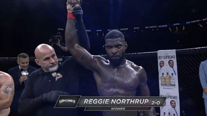 WATCH: Former FSU LB Reggie Northrup Stays Undefeated In MMA Career With Flying Knee