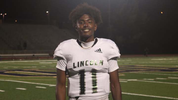 Oregon Commit Akili Smith Jr. Wants to Become a Complete Dual-Threat Quarterback