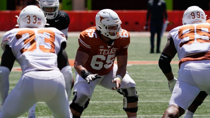 Longhorns Center Jake Majors Injured vs. Oklahoma
