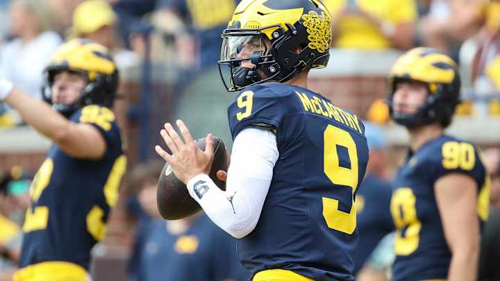 Michigan’s J.J. McCarthy Draws 47 on Hand to Honor Late Friend, Throws 47-Yard Touchdown