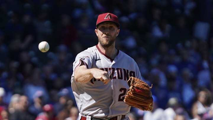Diamondbacks Outlast Cubs, Win 3-2 in 10 Innings Diamondbacks Outlast Cubs, Win 3-2 in 10 Innings