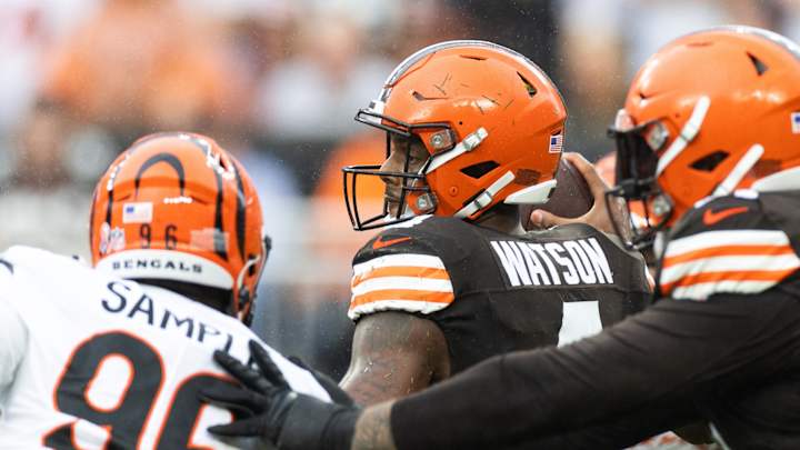 Deshaun Watson Calls on Tee Higgins to Sign With Cleveland Browns: 'Come on Over to The Land'
