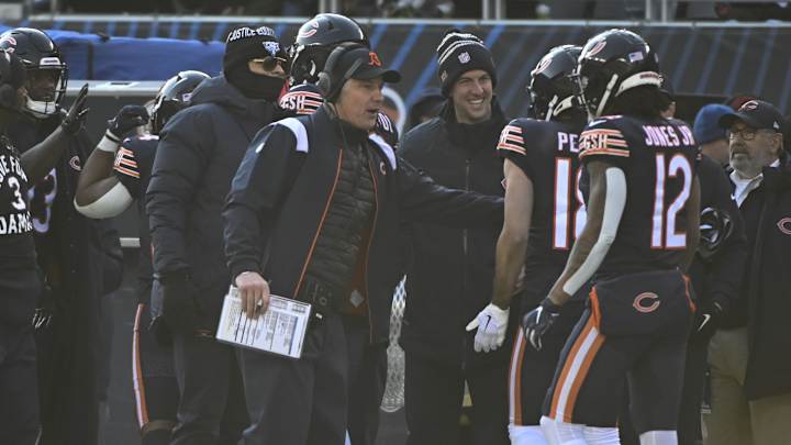 Bears Keep Velus Jones Jr. on the Side