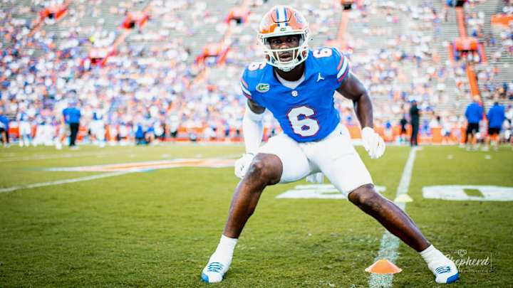 Florida LB Shemar James Undergoes Knee Surgery, Out for Season Florida LB Shemar James Undergoes Knee Surgery, Out for Season