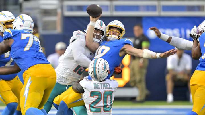 Wednesday Dolphins Mailbag: Tua Hypothetical, O-line Coach Props, and More