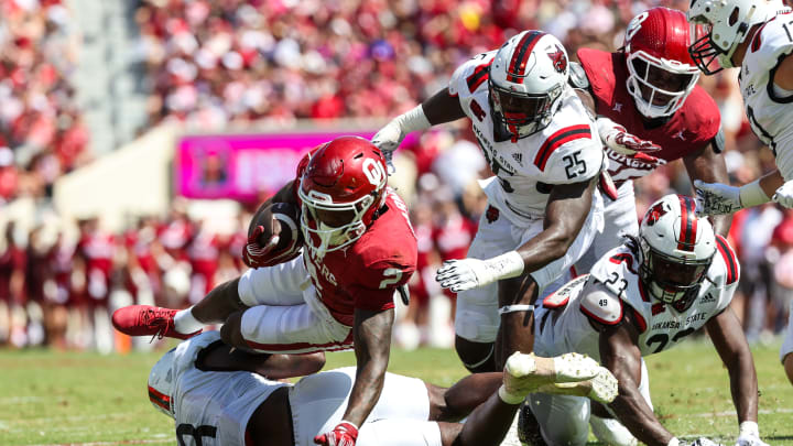 Coach Speak: Oklahoma Looking to Get Young RB Duo More Involved vs. Tulsa Coach Speak: Oklahoma Looking to Get Young RB Duo More Involved vs. Tulsa