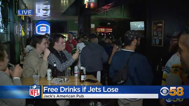 Fans at Wisconsin Bar Promising Free Drinks for Jets Losses Left in Stunned Silence by Winning Punt Return