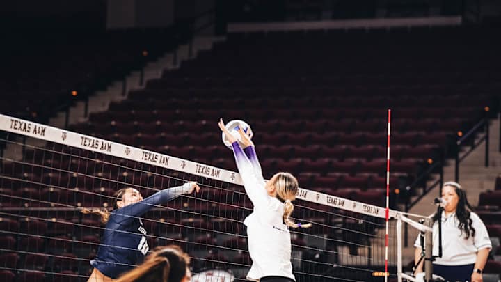 TCU Volleyball: Sarah Sylvester Earns First Career Big 12 Player of the Week