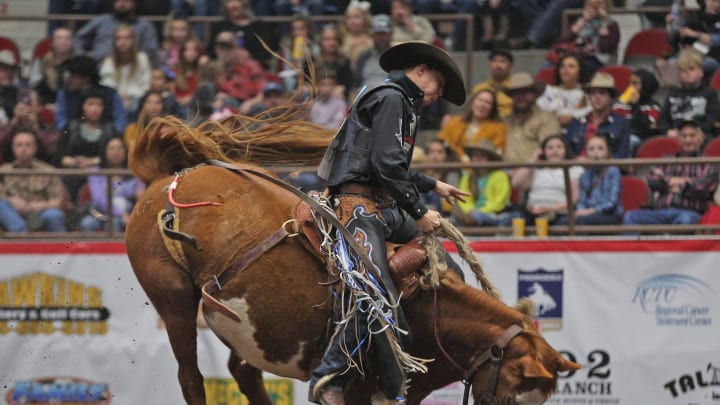 Three-Time World Champ Leads Pendleton Saddle Bronc