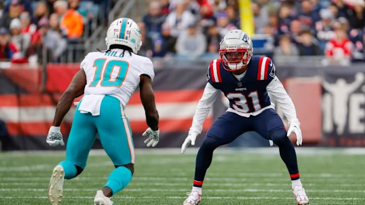 Tracking Tyreek: Patriots’ Plan For Defending Dolphins? Tracking Tyreek: Patriots’ Plan For Defending Dolphins?