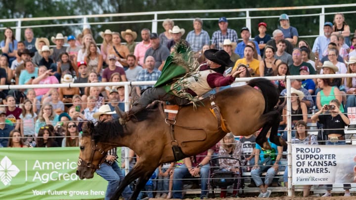 Frost Takes Bareback Lead After Day One at Pendleton