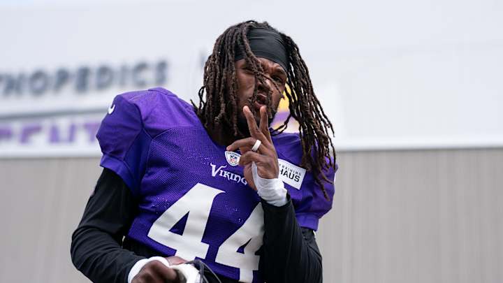 Christian Darrisaw Doesn't Start for Vikings, Josh Metellus Leaves With Injury