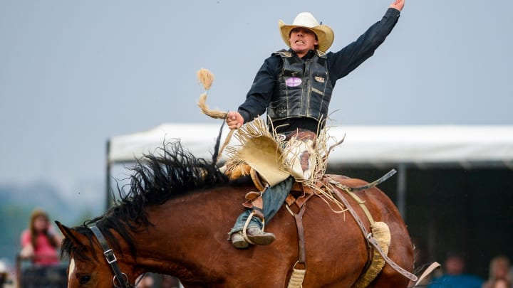 Pendleton Saddle Bronc Sees Finals Rally By Canadian Rider Pendleton Saddle Bronc Sees Finals Rally By Canadian Rider