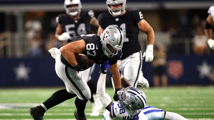 Battle Between Rookie Tight Ends this Sunday