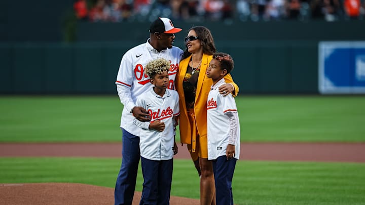 Baltimore Orioles' Legend Signs One-Day Contract to Officially Retire as Member of Organization