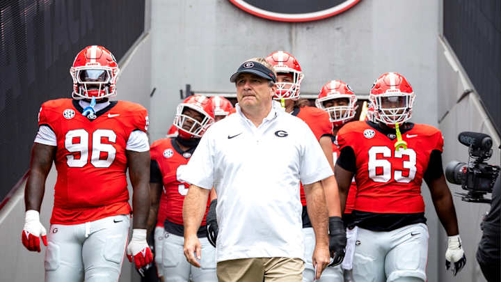PHOTOS: Georgia Survives A Fast Start From South Carolina
