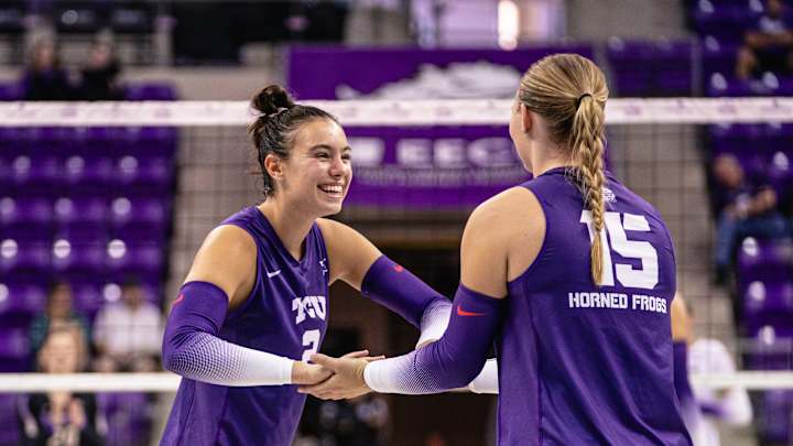 TCU Volleyball Sweeps Fight in the Fort