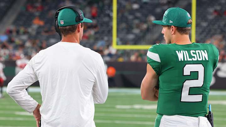 Zach Wilson Turning to Aaron Rodgers-Approved Coach While QB Recovers From Surgery, per Report Zach Wilson Turning to Aaron Rodgers-Approved Coach While QB Recovers From Surgery, per Report