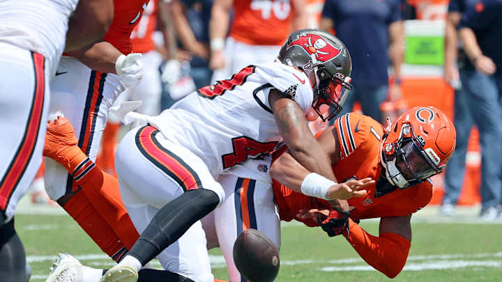 Justin Fields' Issue Finishing Games Resurfaces Justin Fields' Issue Finishing Games Resurfaces