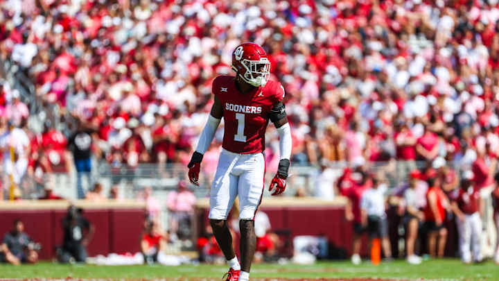 Brent Venables Provides Injury Update on Oklahoma LB Dasan McCullough Brent Venables Provides Injury Update on Oklahoma LB Dasan McCullough