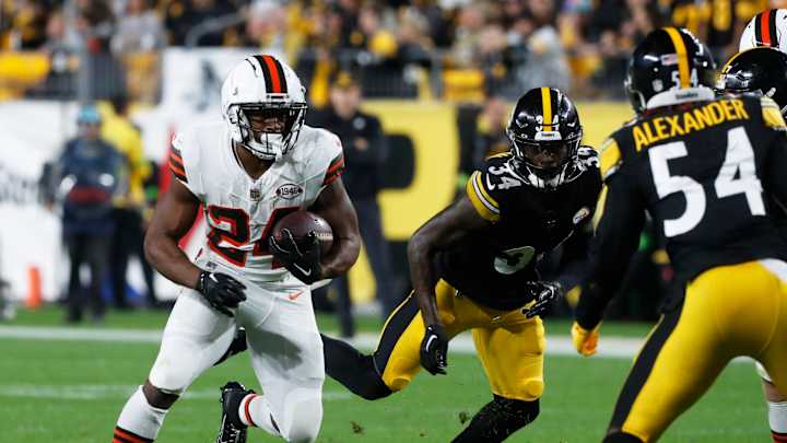 Nick Chubb Suffers Gruesome Leg Injury During ‘MNF’ vs. Steelers