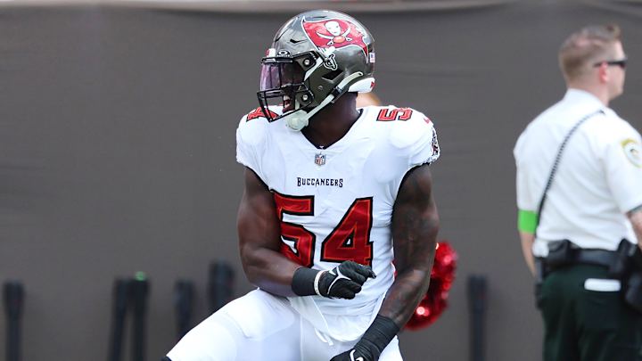 Lavonte David Says Bucs ‘Knew What Was Coming’ on Justin Fields’s Pick-Six