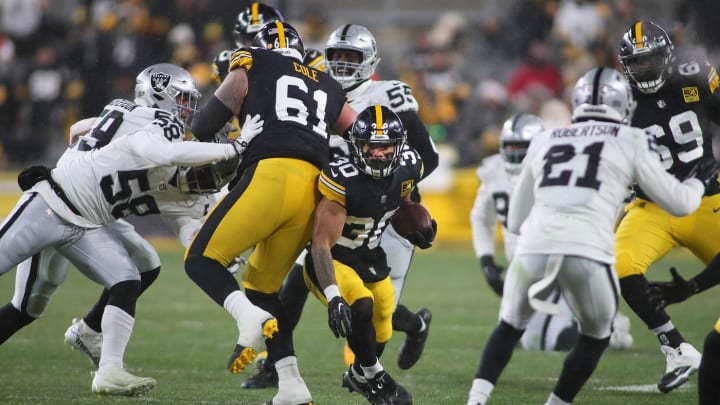 3 Things to Watch For as the Raiders Play the Steelers