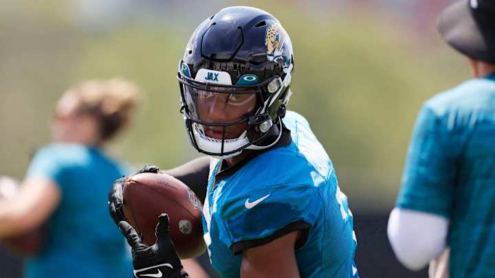 Jaguars vs. Texans Injury Update: Zay Jones (Knee) Misses Thursday's Practice Jaguars vs. Texans Injury Update: Zay Jones (Knee) Misses Thursday's Practice