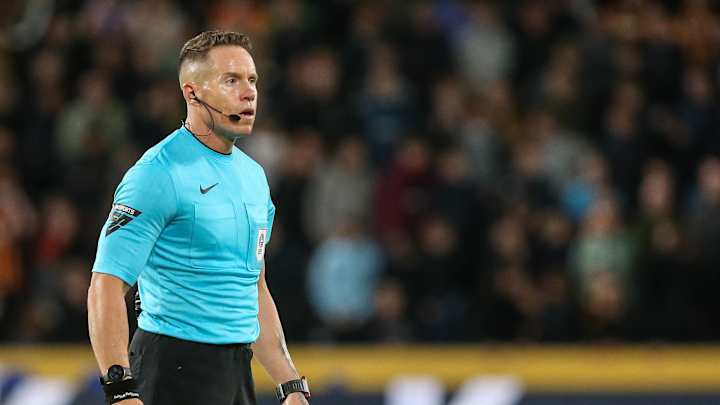 Who is the referee for Sunderland vs Cardiff City?