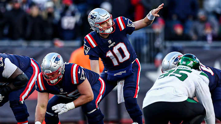 WATCH: Patriots Mac Jones Passes to Pharaoh Brown for TD vs. Jets