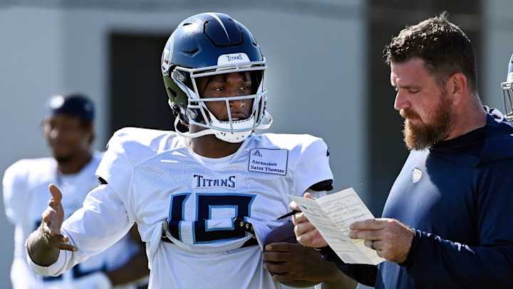 My Two Cents: Titans' OC Tim Kelly's Balancing Act Working Fine So Far, With More to Come My Two Cents: Titans' OC Tim Kelly's Balancing Act Working Fine So Far, With More to Come