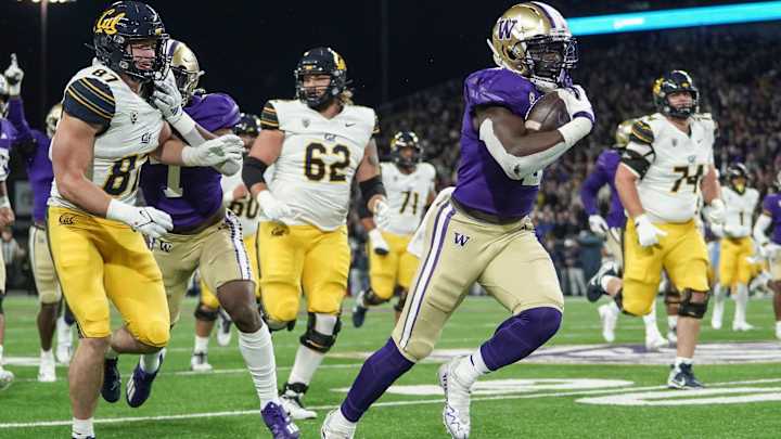 Ulofoshio Exorcises His Playmaking Demons with TD Runback