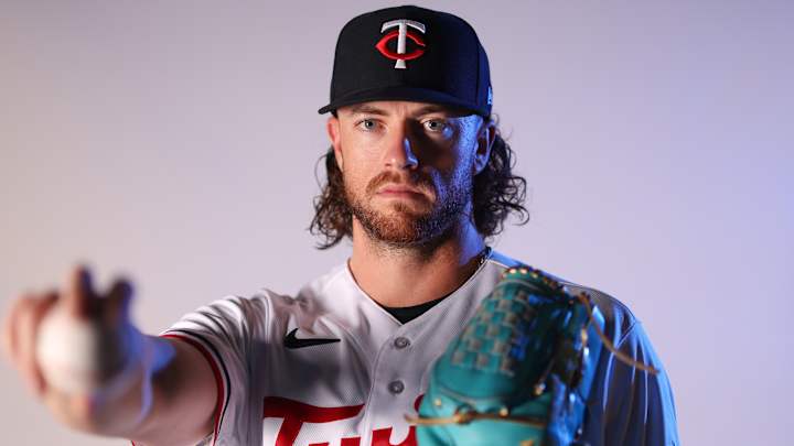 Minnesota Twins Bring Back Exciting Pitcher Before Playoff Run