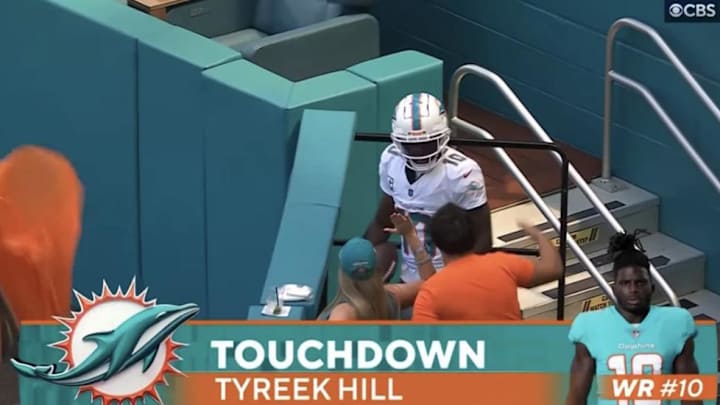 Tyreek Hill Had Perfect TD Celebration After Burning Broncos on 54-Yard TD Tyreek Hill Had Perfect TD Celebration After Burning Broncos on 54-Yard TD