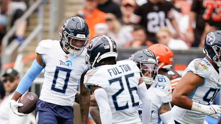 WATCH: Titans CB Sean Murphy-Bunting Forces Fumble and Recovers in First Quarter