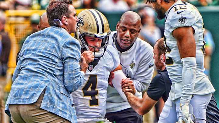 Saints: Derek Carr Shoulder Injury Update Saints: Derek Carr Shoulder Injury Update