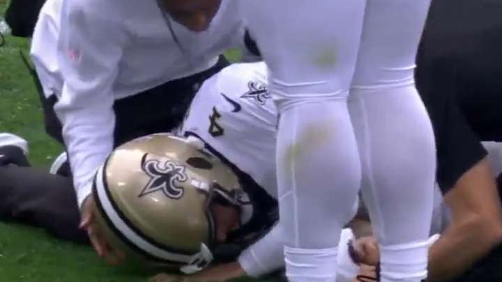 Saints’ Derek Carr Replaced by Jameis Winston After Brutal Body Slam vs. Packers