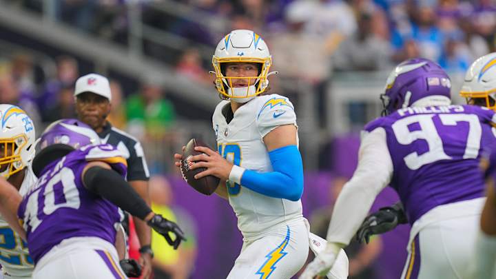 Justin Herbert Shredded Vikings' Blitz-Heavy Approach in Historic Fashion
