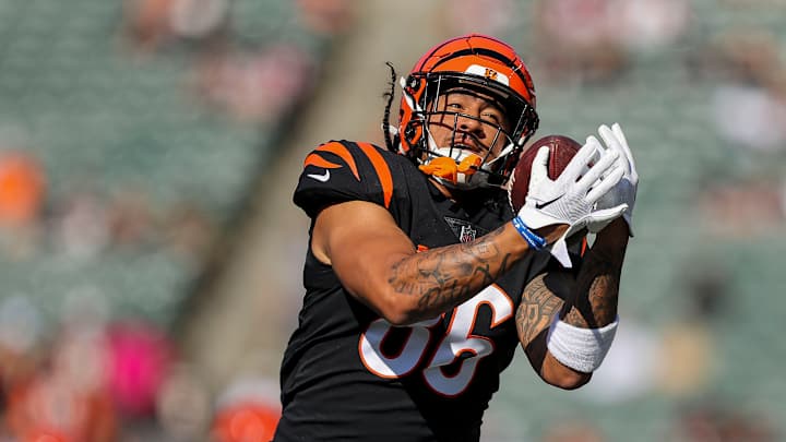 Report: Browns Add Former Bengals Tight End Devin Asiasi to Practice Squad